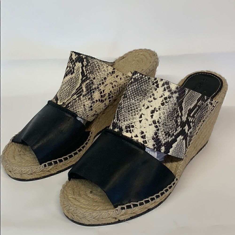 Charles David Wedges Black|Snake Skin